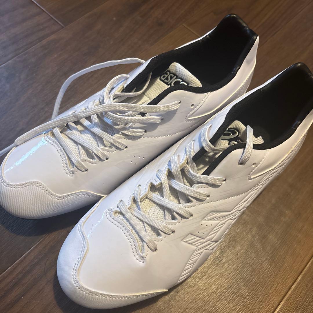 asics ホワイト スパイクシューズ