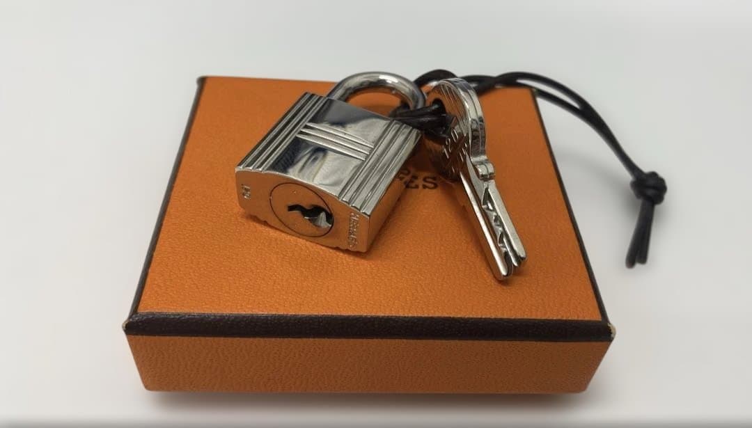 箱有で超お買い得商品‼️限界価格‼️エルメス カデナ 南京錠 鍵2本セット番号120