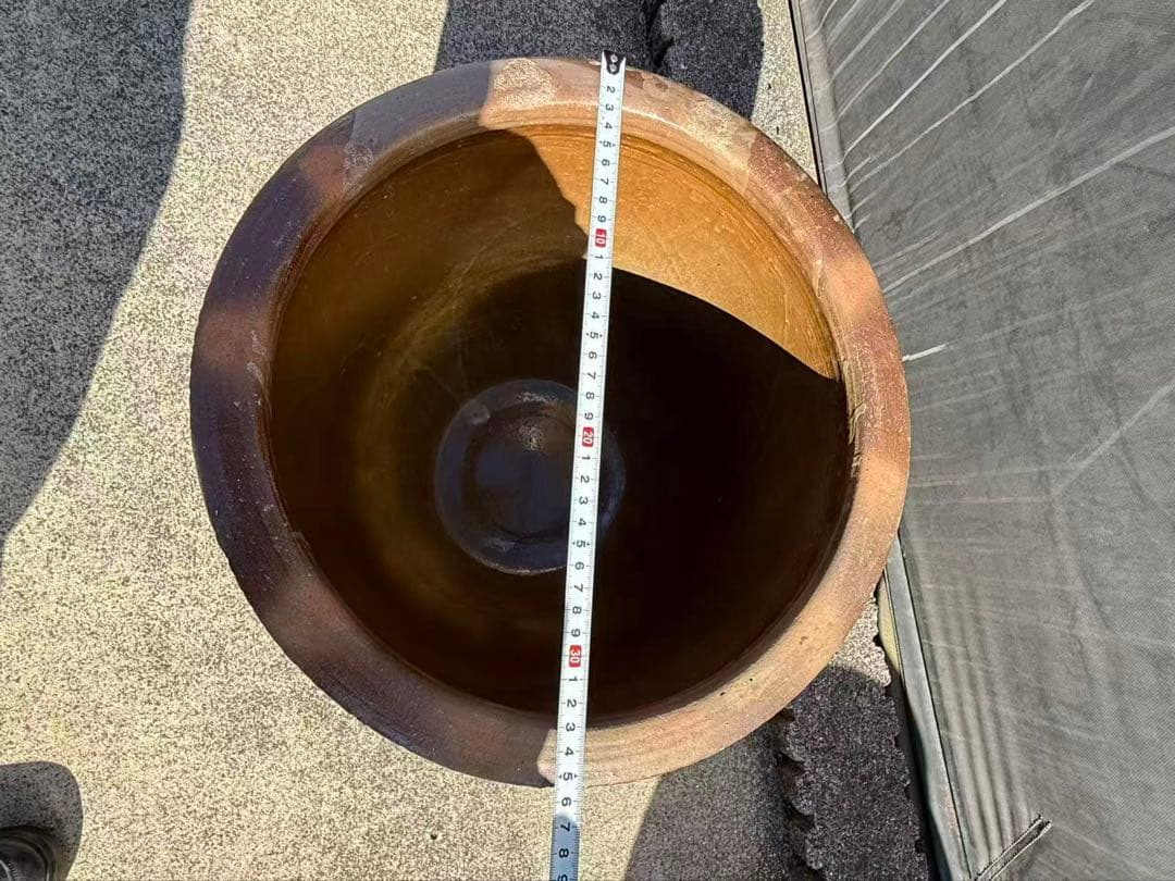 甕重厚感がありますので、庭や古民家のお庭の雰囲気づくりをされたり 年代品