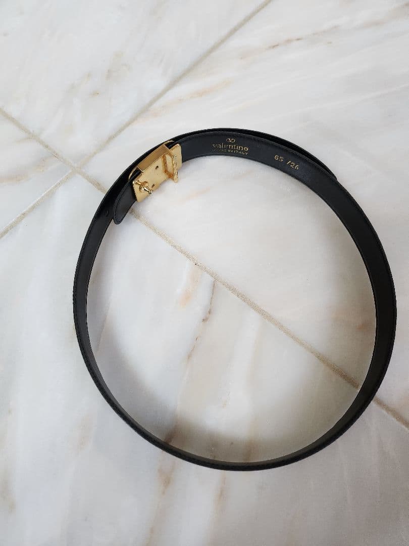 専用ですバレンティノブラックレザー Vロゴバックル ベルト