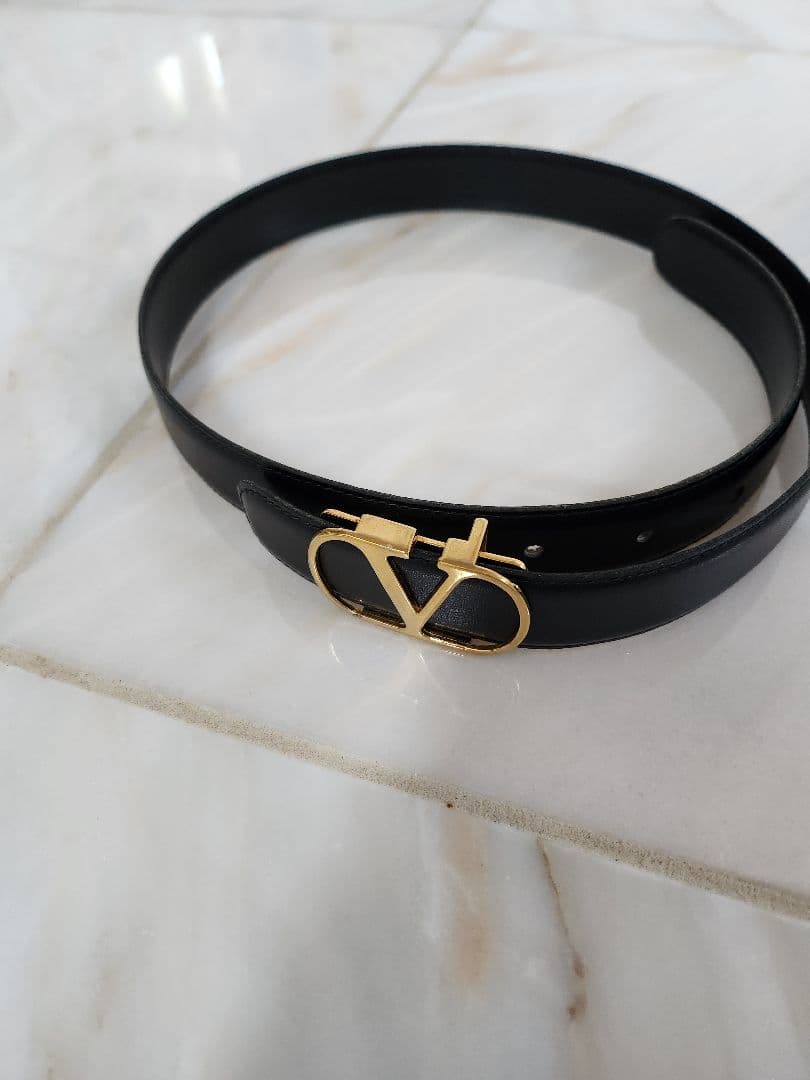 専用ですバレンティノブラックレザー Vロゴバックル ベルト