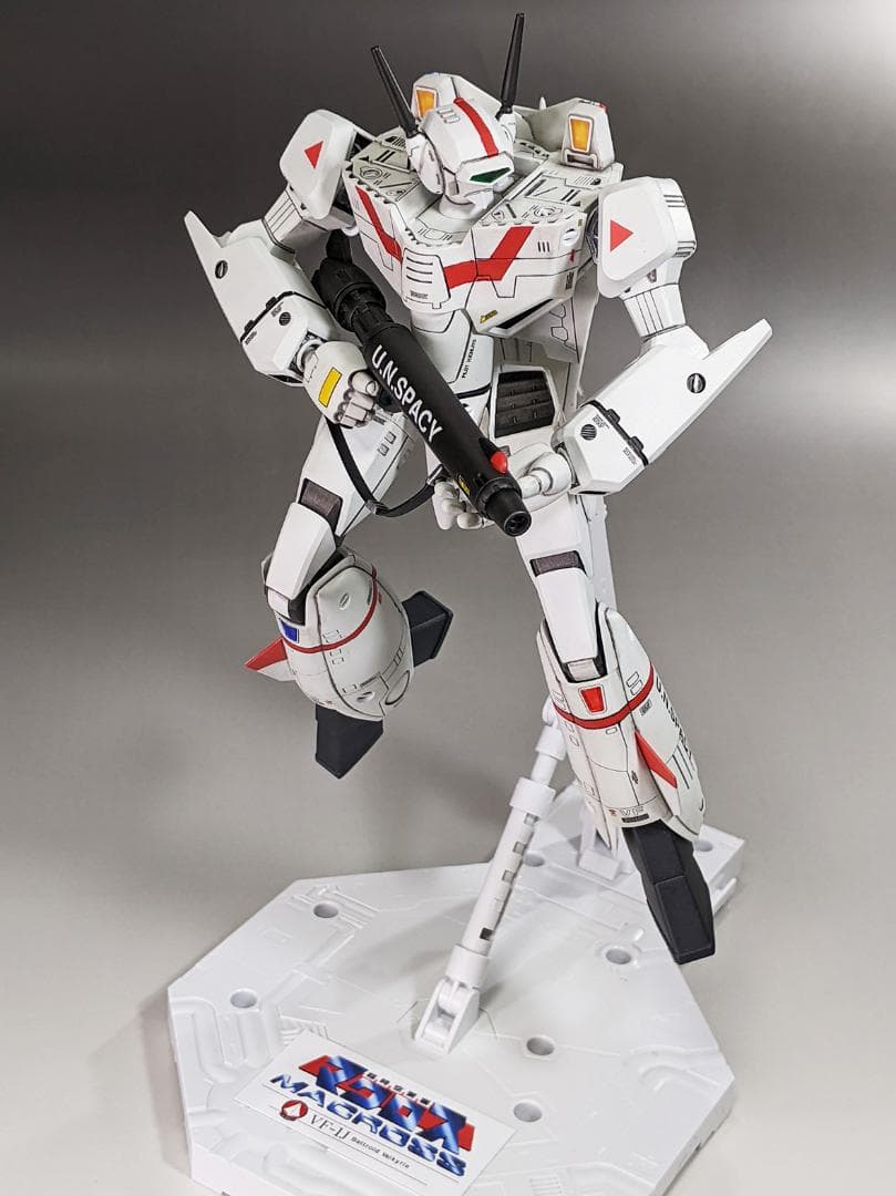 プラモデル　プラマックス　1/72 VF-1 バルキリー　組立塗装済