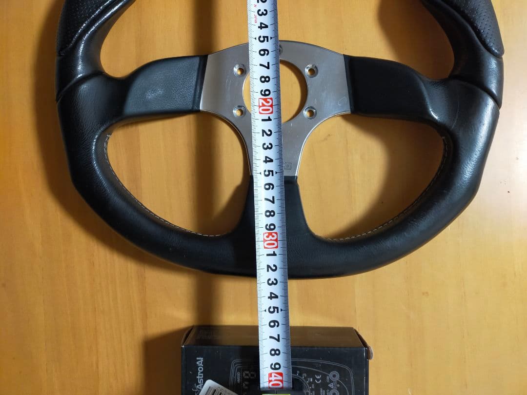 MOMO ステアリングホイール 黒