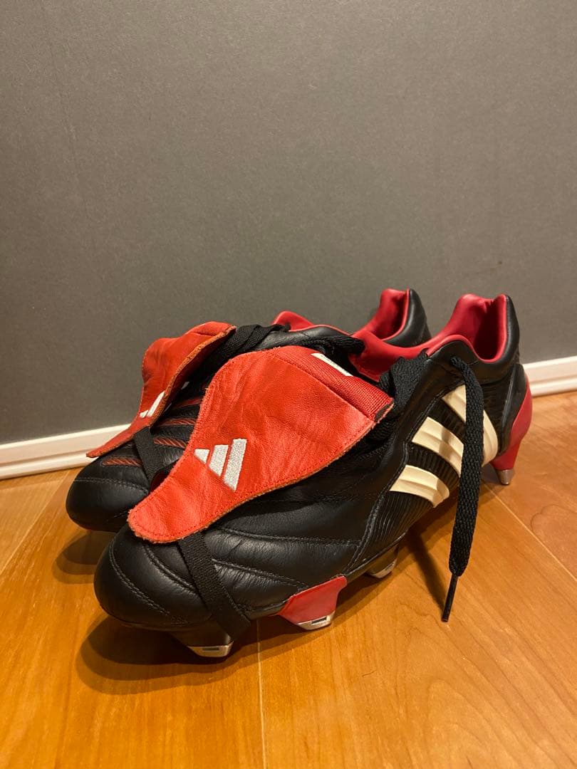 期間限定値下げ中『新品未使用』希少　アディダス　プレデターパルス