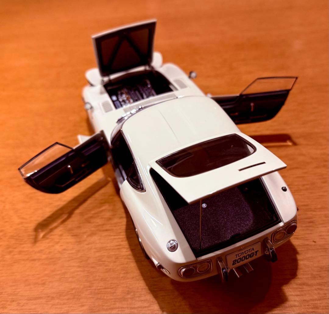 AUTOart製 トヨタ2000GT 1/18