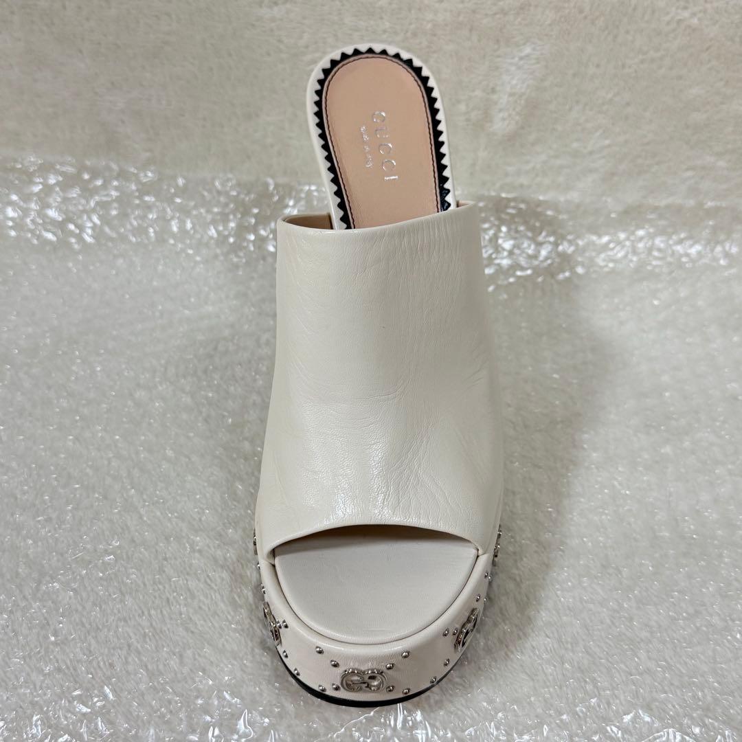 【GUCCI】ロゴ レザーソール スライドサンダル ホワイト 厚底 スタッズ