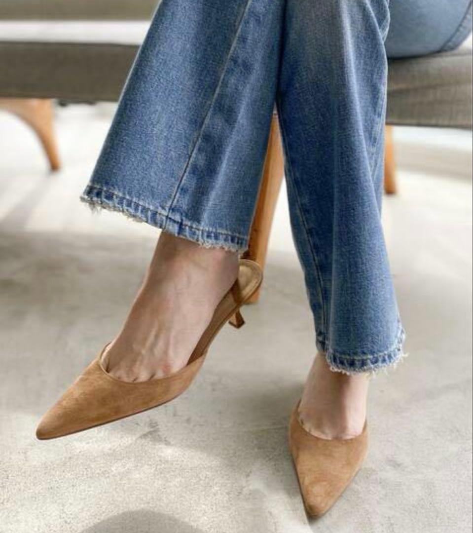 アパルトモン　MANOLO BLAHNIK CAROLYEN MULE