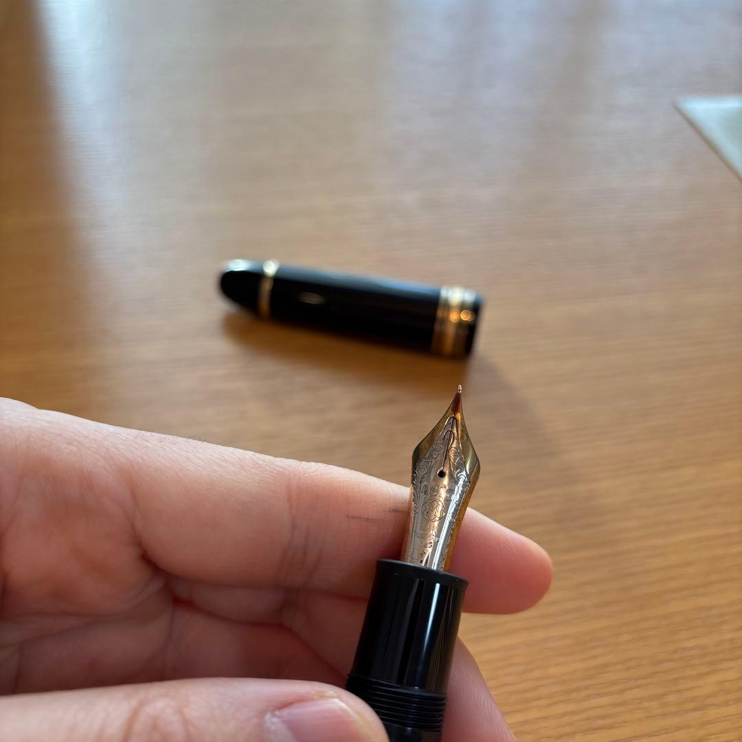 モンブランマイスターシュテュック149万年筆14K