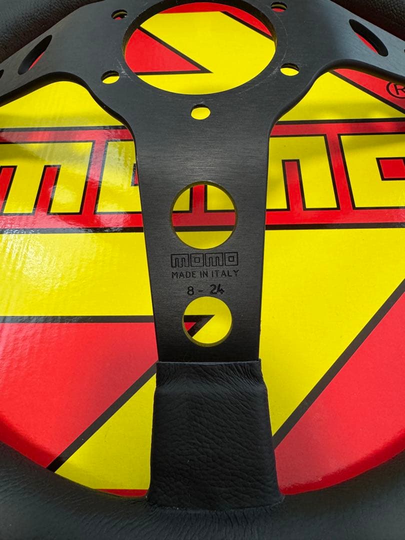 MOMO MOD.07 ブラックレザー（型番 M-41 日本正規輸入品）