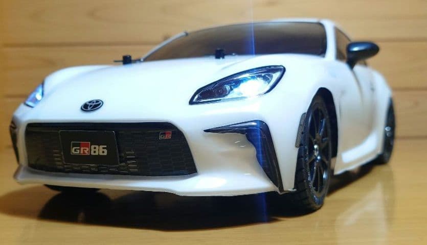 タミヤRCトヨタ白色GR86LEDライト付＆プロポ＆バッテリー充電器セット未走行