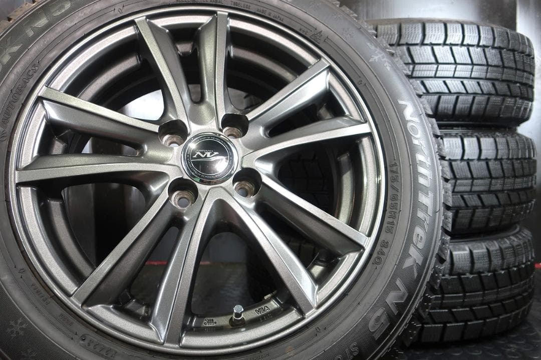 イボ付 2023年製 国産スタッドレス 175/65R15 アクアヴィッツヤリス