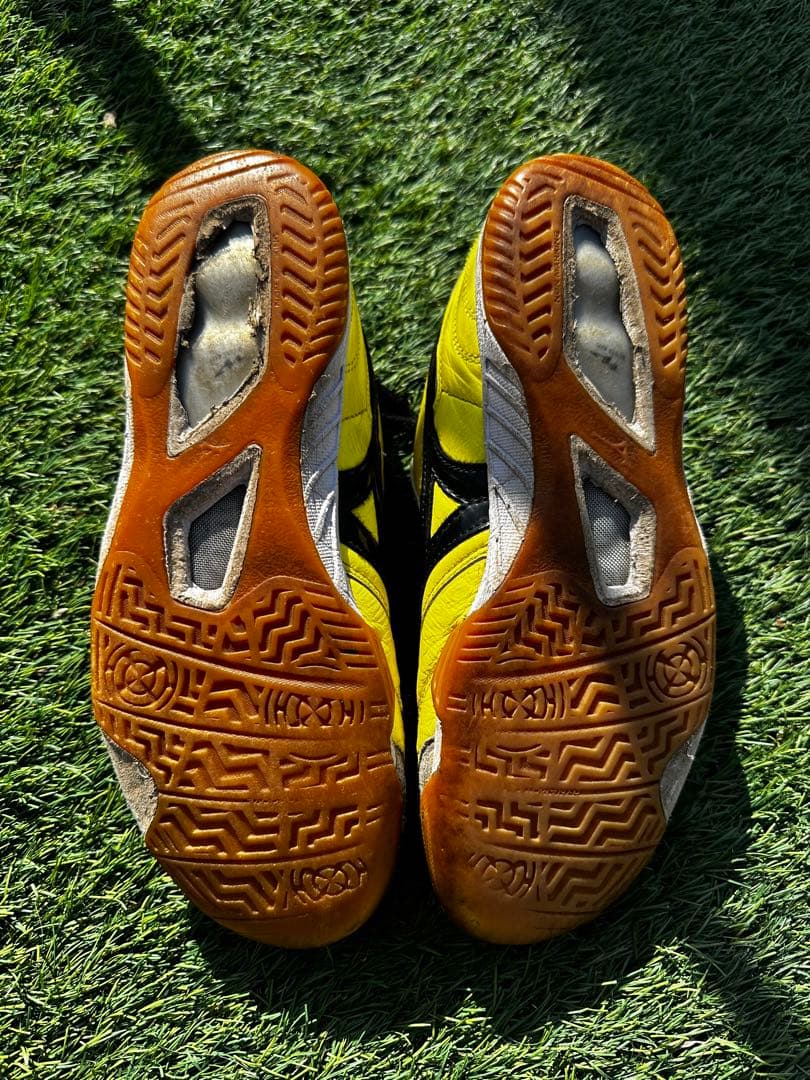 ミズノ　モレリア2 30周年モデル　26.0㎝