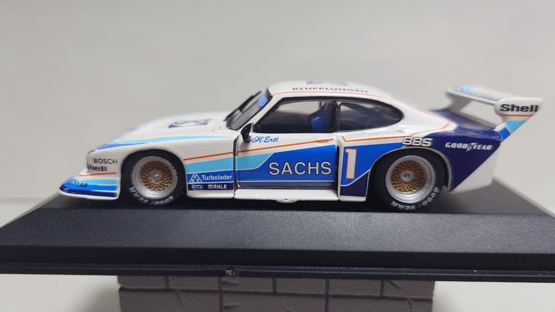 ミニチャンプス Minichamps フォード カプリ ターボ GR.5