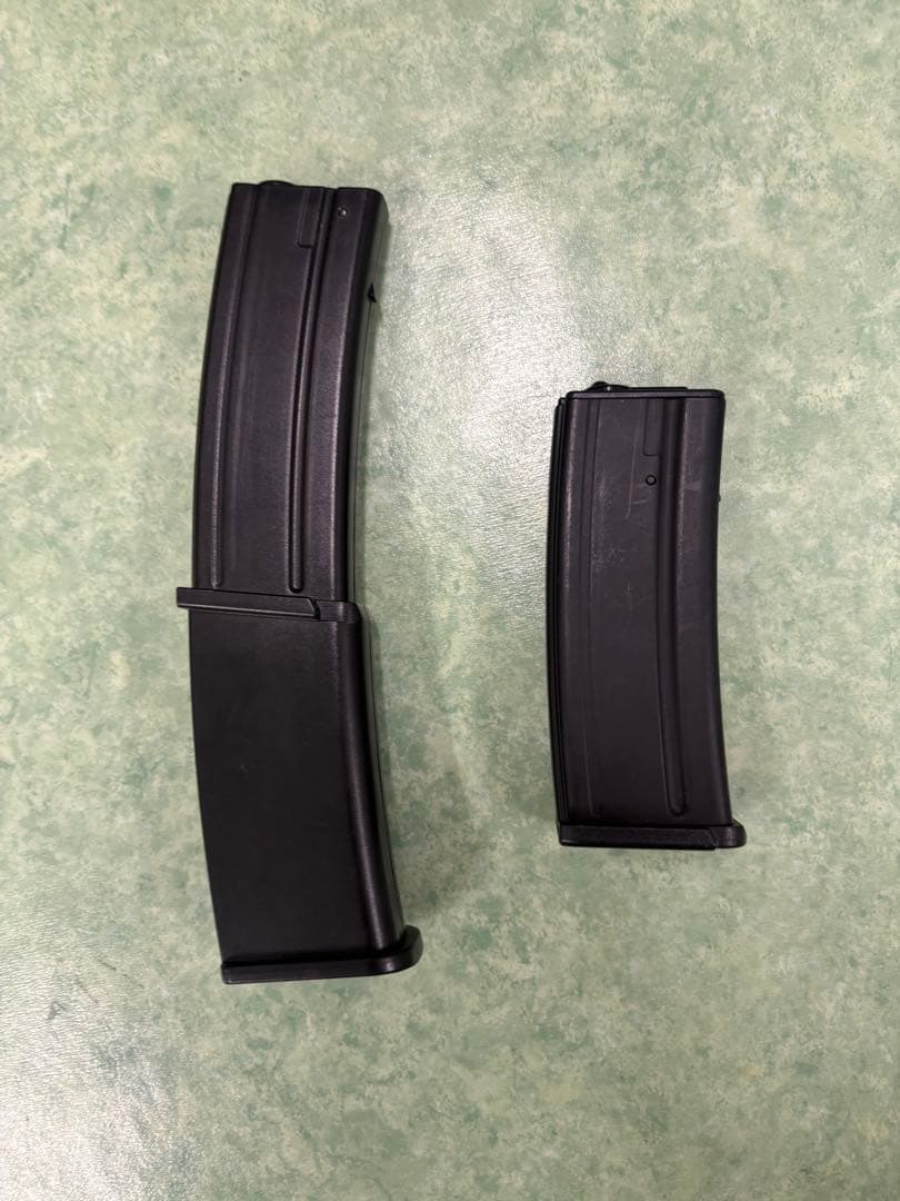 東京マルイ MP7 電動ガン マガジン3本　バッテリー　充電器付き