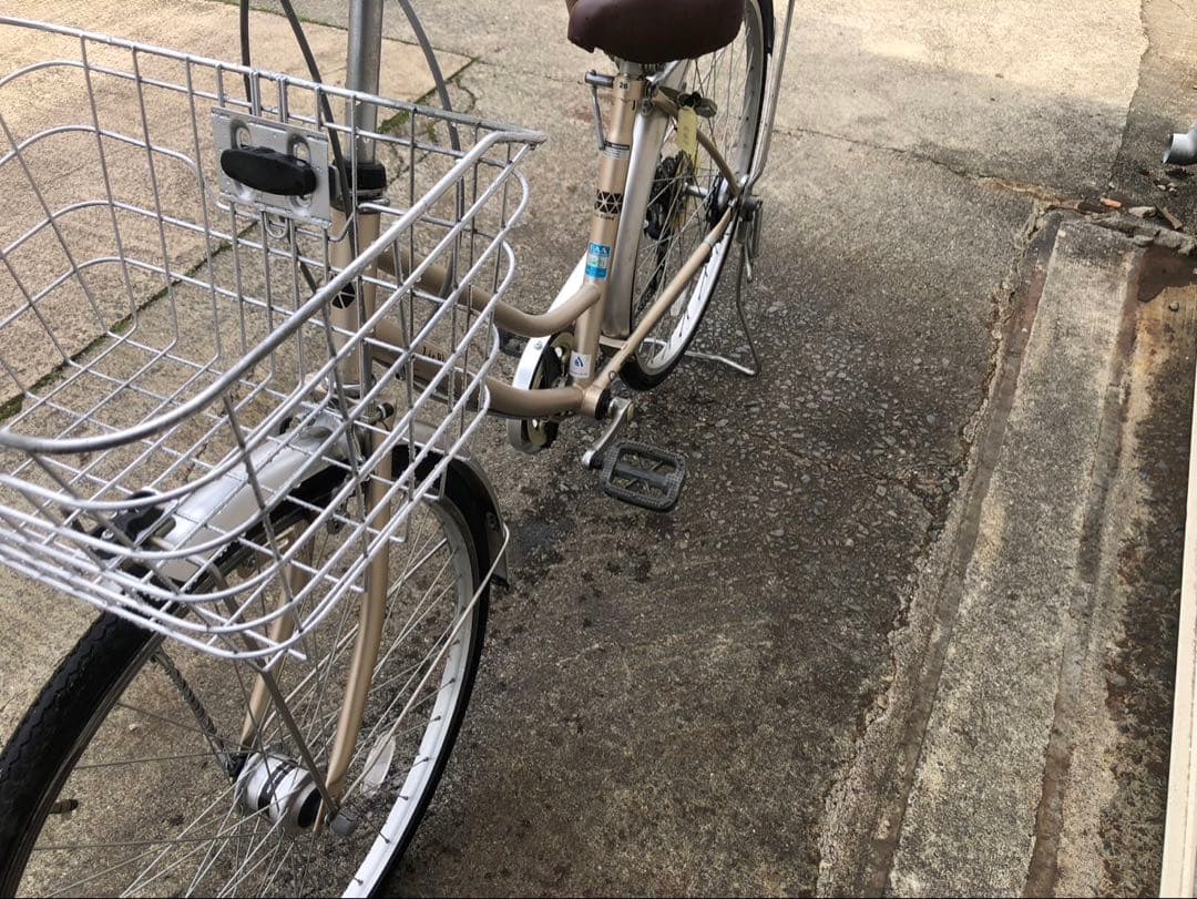 スイスー新品を9割引にしたものあり