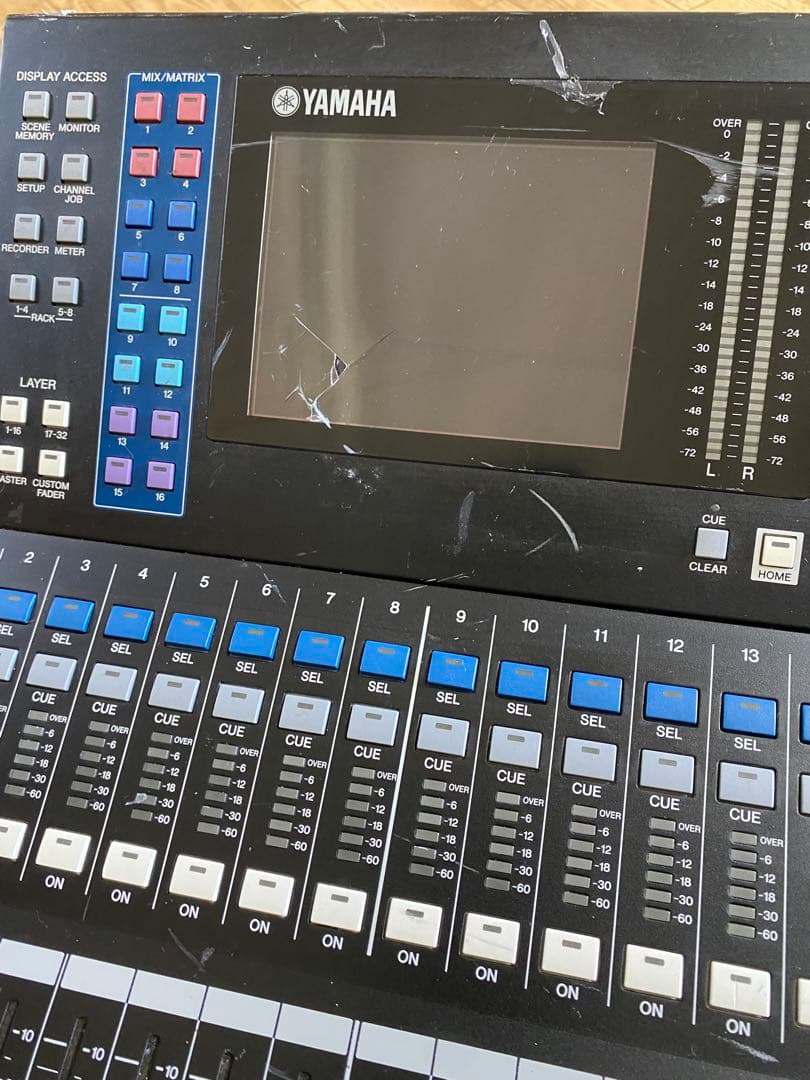 Yamaha LS9-16 ミキシングコンソール