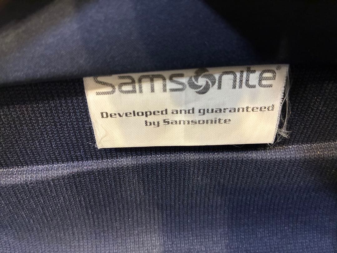 サムソナイト コスモライト 36L 黒 機内持込可