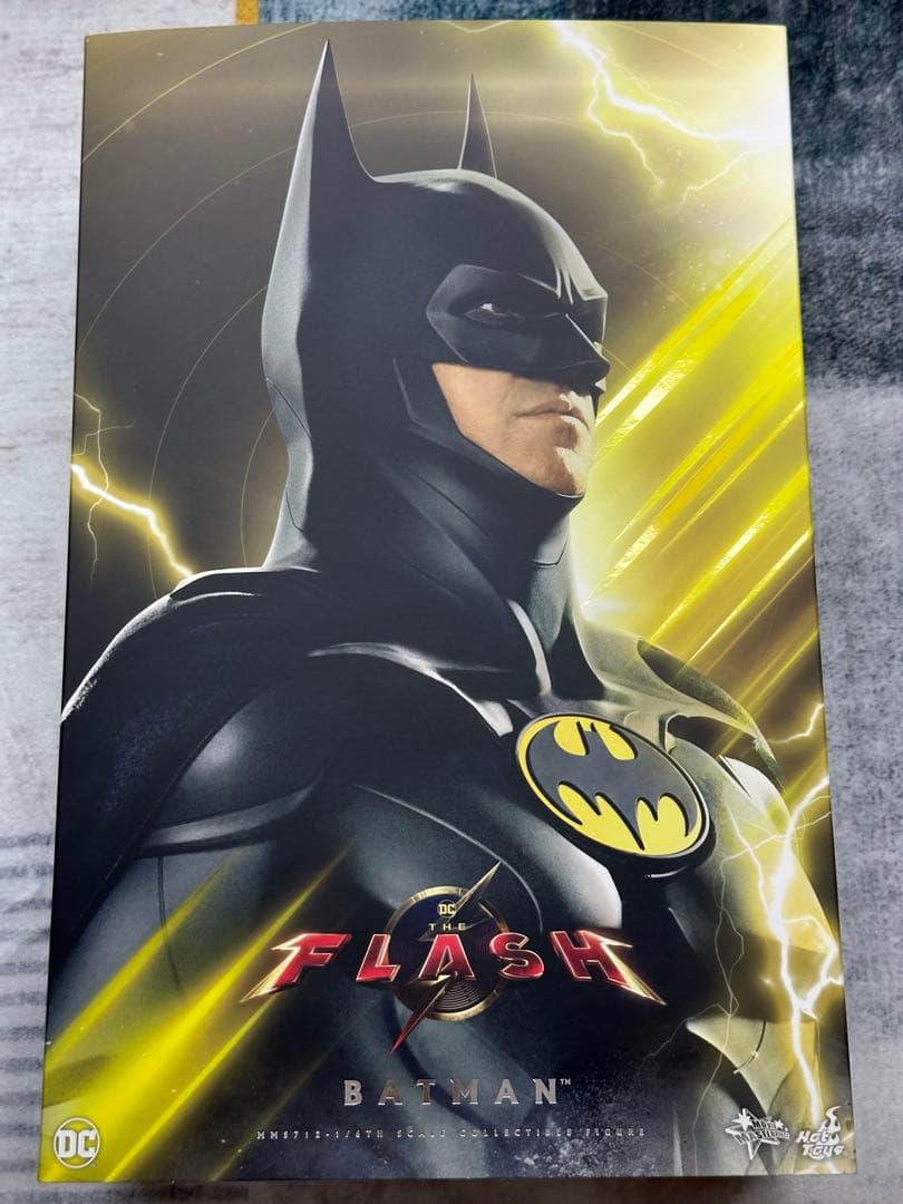 ホットトイズ　バットマン　モダンスーツ　フラッシュ