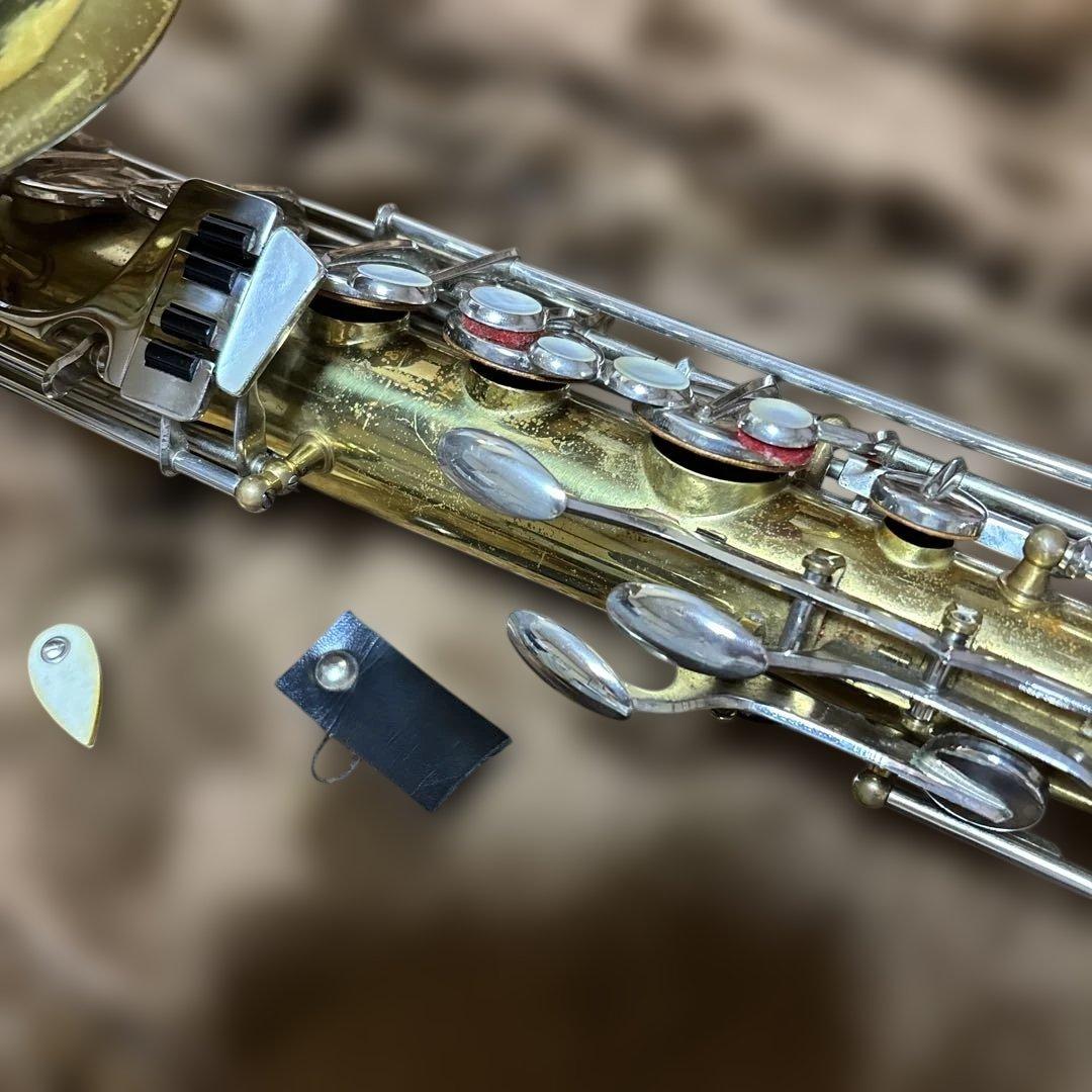 ベルグラーセンのテナー・サックスとケース