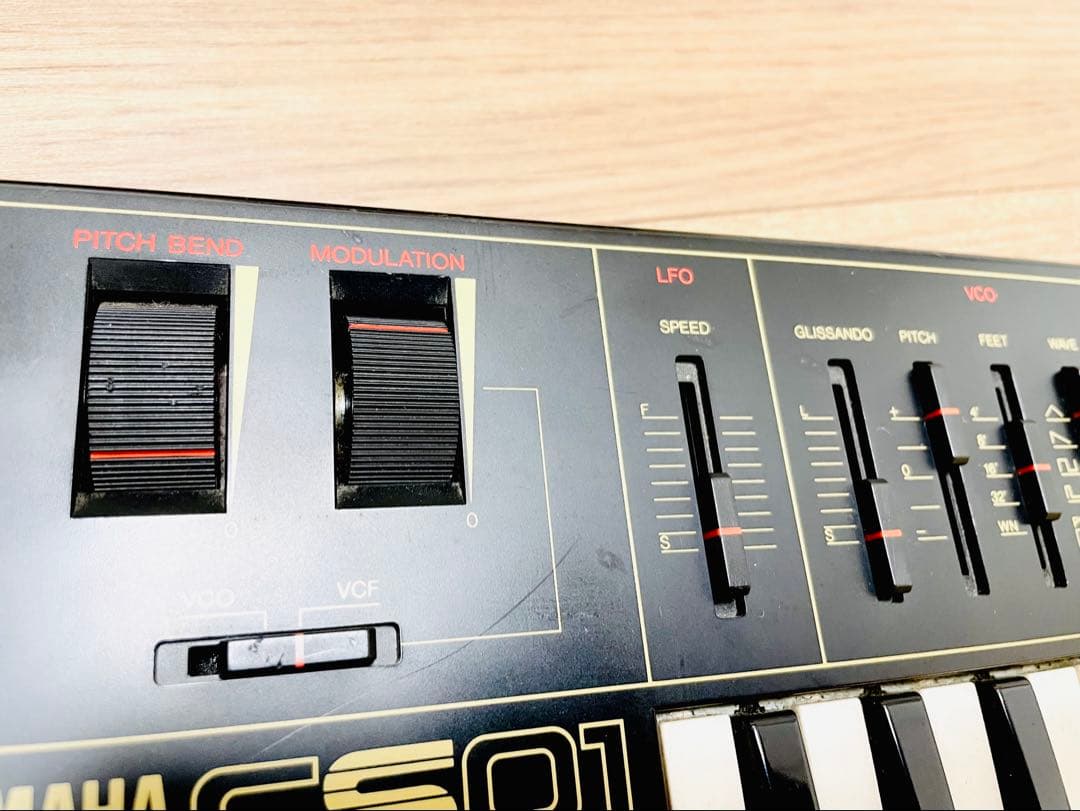 ヤマハ CS01 アナログシンセサイザー