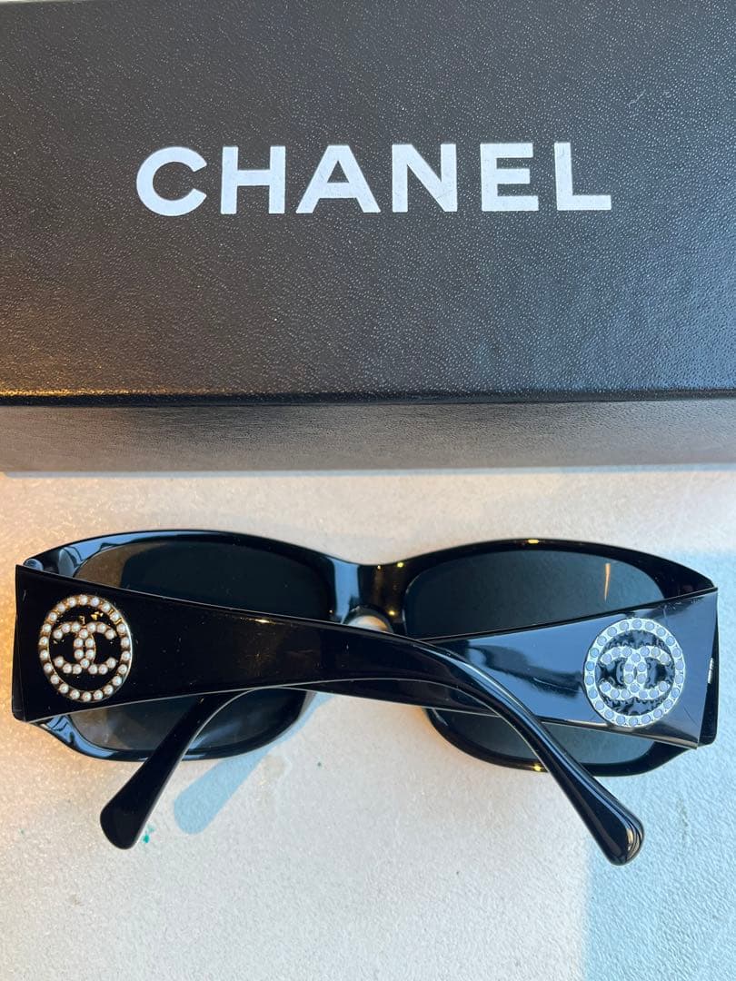 【新品未使用】CHANEL ココマーク　パール　ブラックサングラス