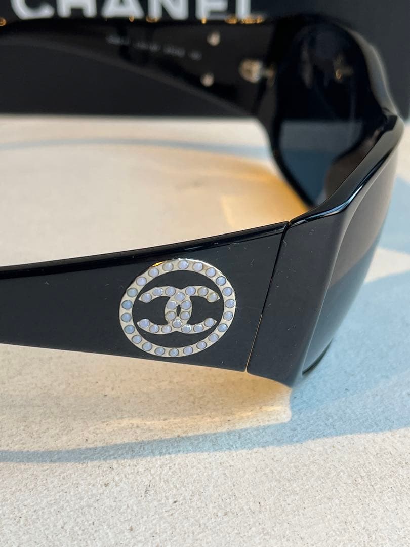 【新品未使用】CHANEL ココマーク　パール　ブラックサングラス