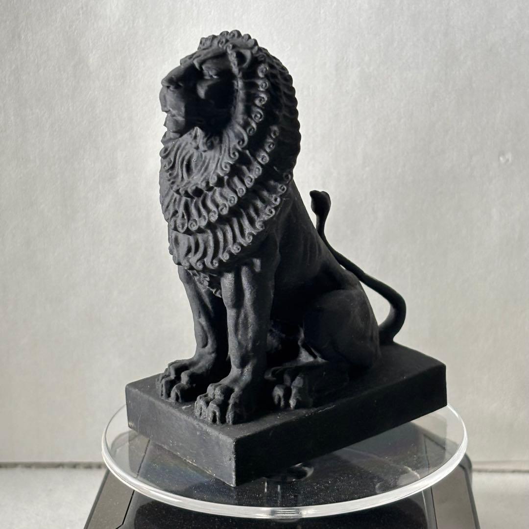 Usagi♡　レーヴェ/ライオンの像