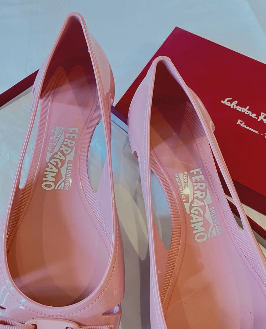 サルヴァトーレフェラガモ ♡レインシューズ♡ピンク♡38ヴァラ
