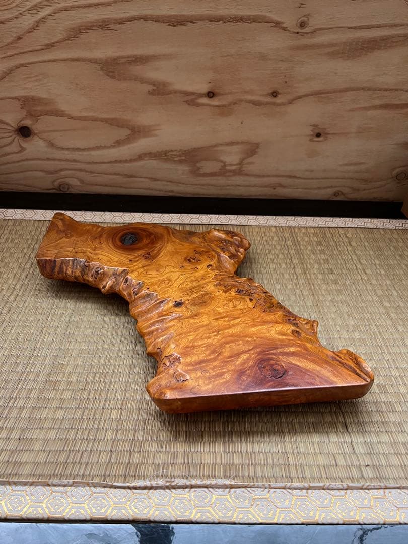 天然木 一枚板の装飾テーブル 脚付 花台 フラワースタンド