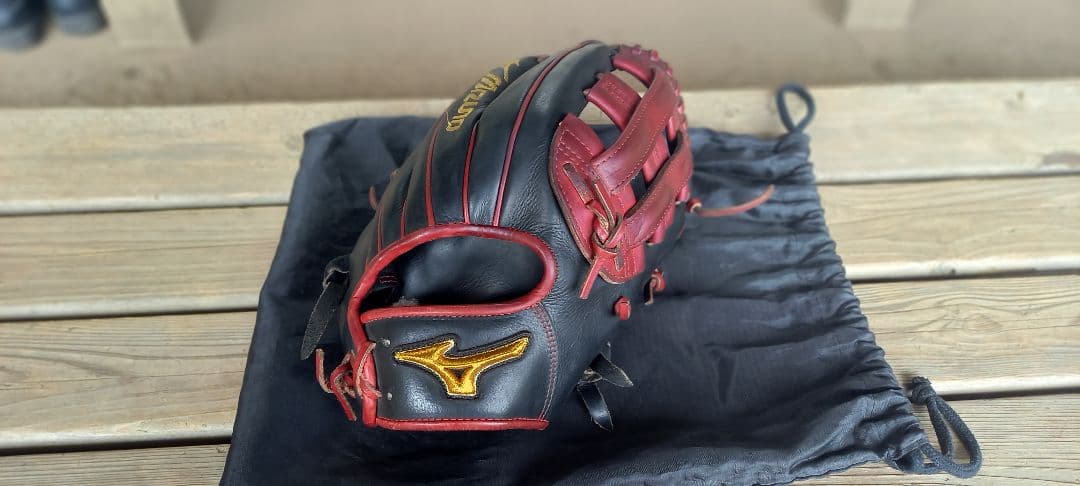 値下げしました【絶版モデル】ミズノプロ 野球グローブ 黒/赤【限定カラー】
