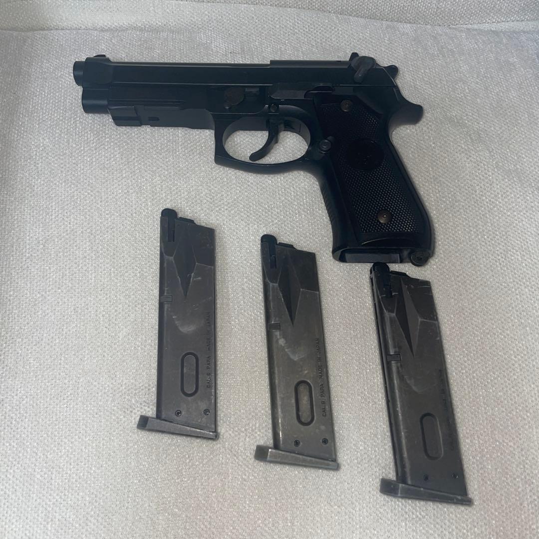 東京マルイ　ガスガンM9A1 マガジン3個付き　ホルスター2個付き