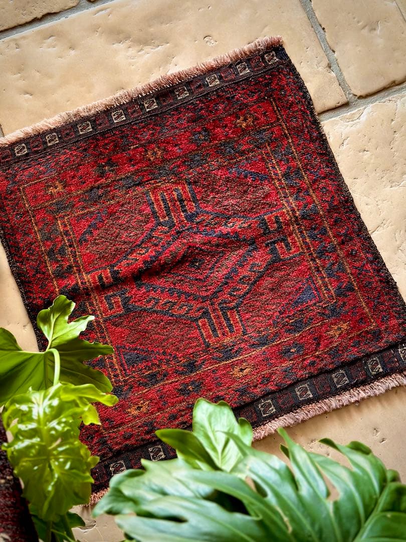 トライバルラグ　ヴィンテージラグ　アフガン　ミニラグ　バルーチ族　プリミティブ