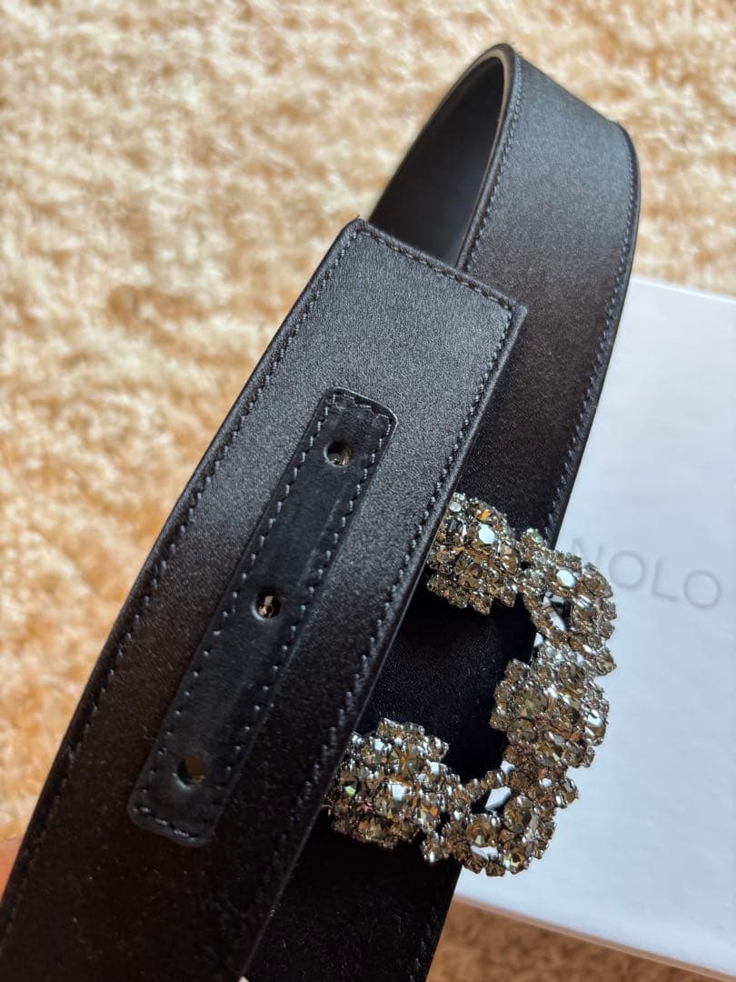 Manolo Blahnik Hangisi サテンベルト