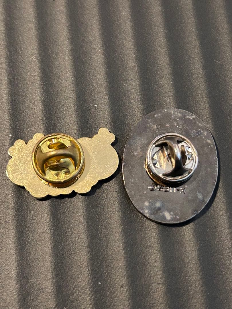 こげぱん　いちごパン　ピンバッジ 2点セット