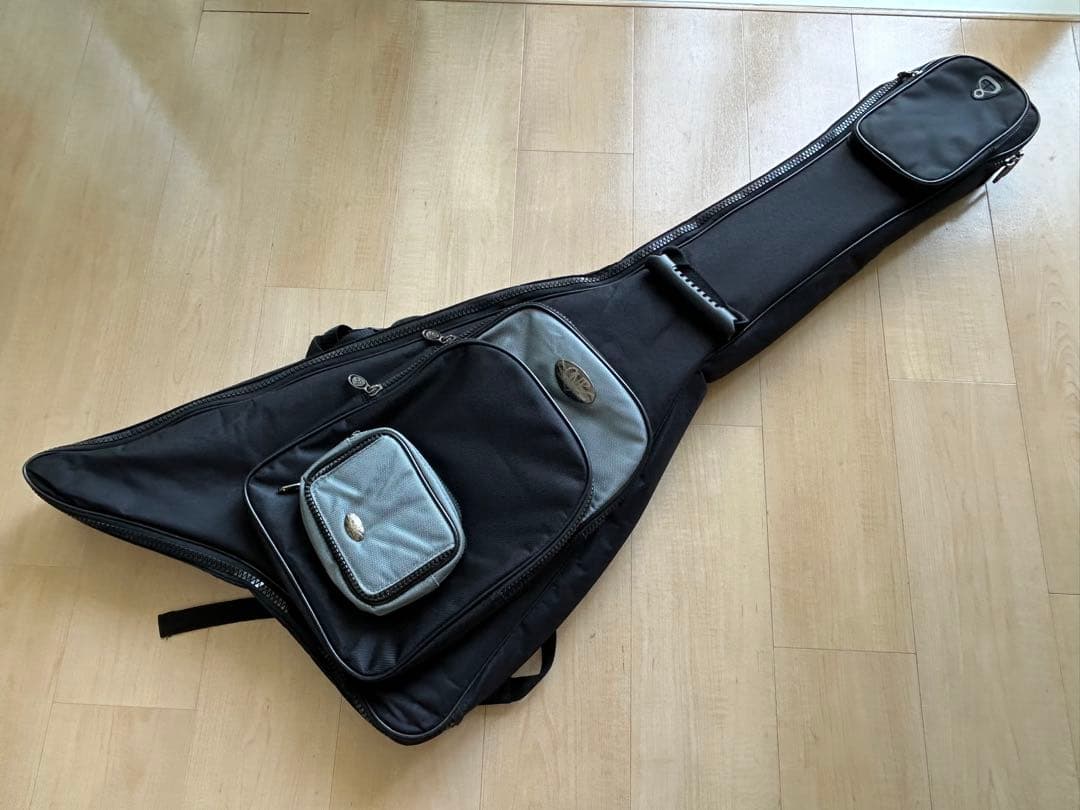 EDWARDS PINK SAWTOOTH、Alexi Laihoモデル