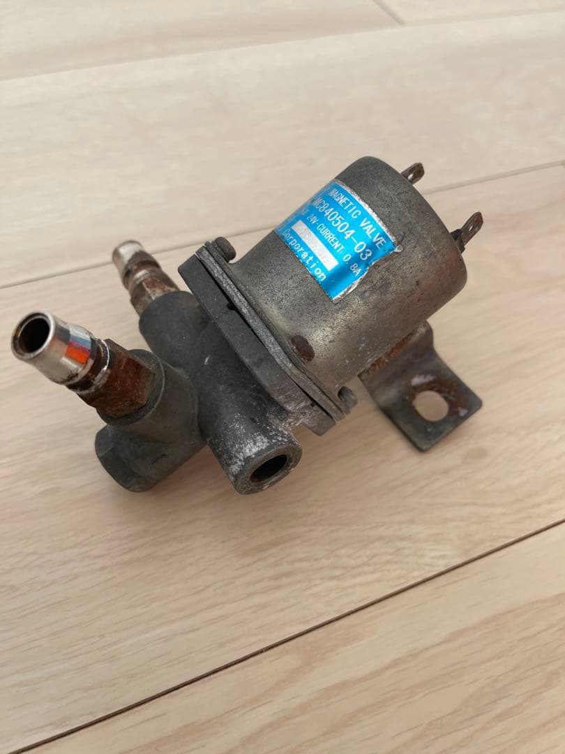 三菱フソウ純正キシューンバルブ