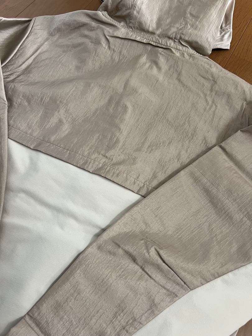 【新品】バボラ フード付き軽量ジャケット ベージュ/クリーム