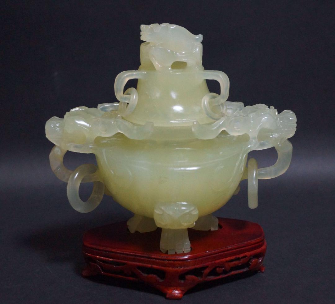 茶道具 天然玉製 細工彫り 双龍耳三足遊環香炉 龍摘香炉 玉石香炉香道具木製台付