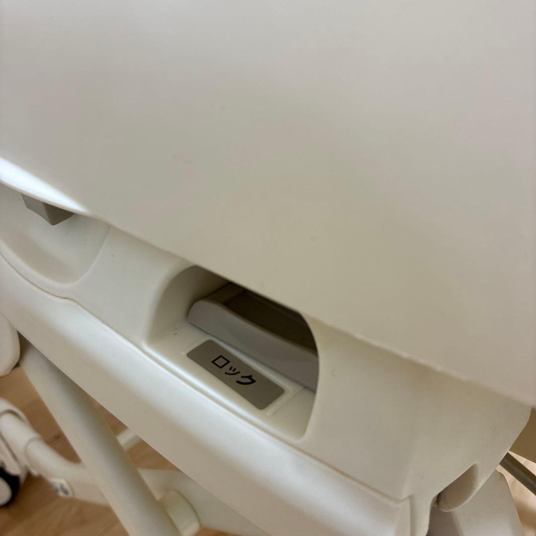 【美品】Combi ネムリラ ハイローチェア・お食事等の汚れ軽減シート付