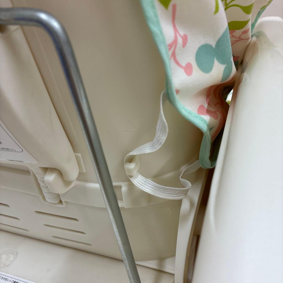 【美品】Combi ネムリラ ハイローチェア・お食事等の汚れ軽減シート付
