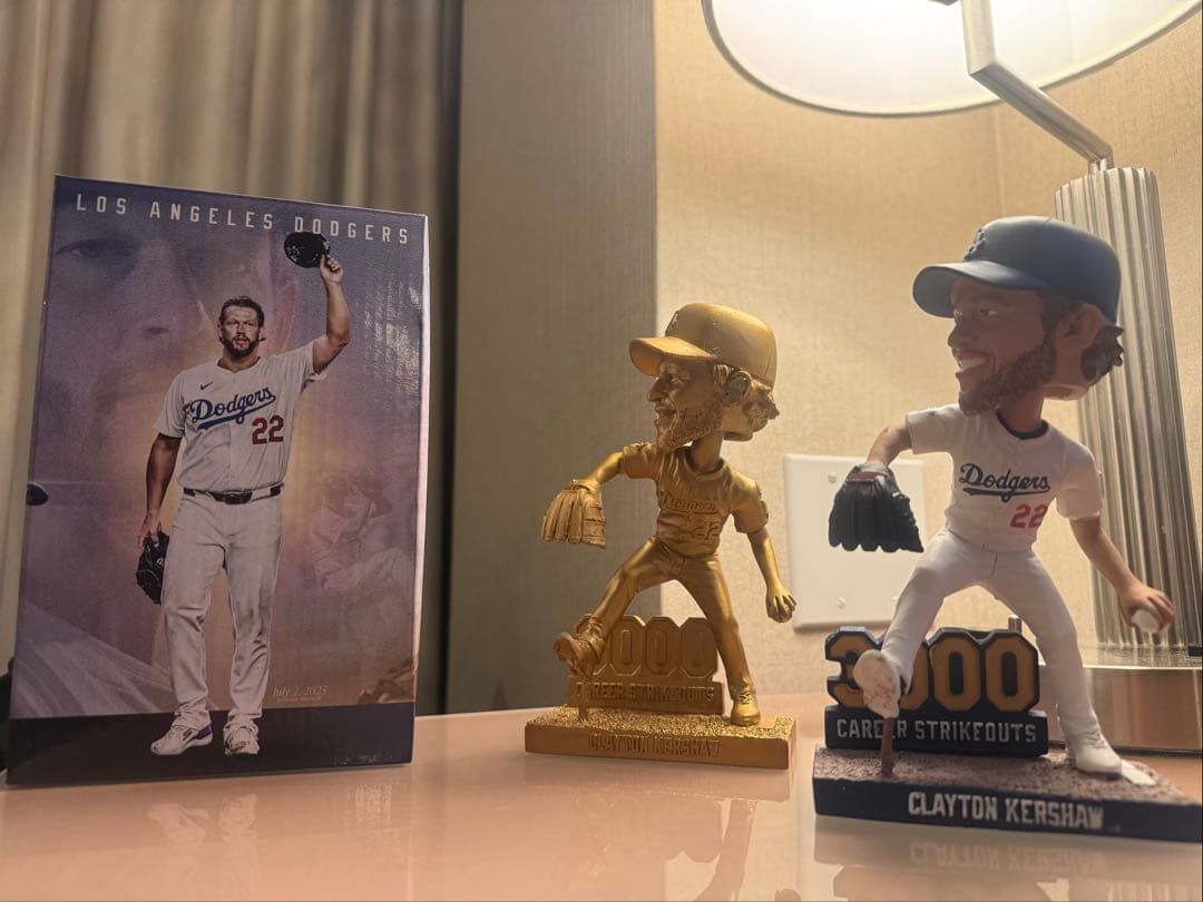 Clayton Kershaw 3000奪三振フィギュア2体セット