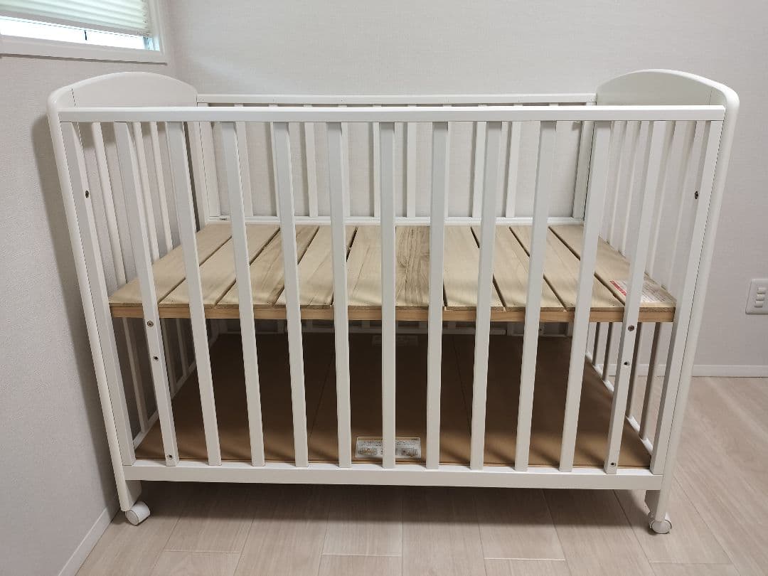 ベビーベッド　KATOJI カトージ　タチベッド