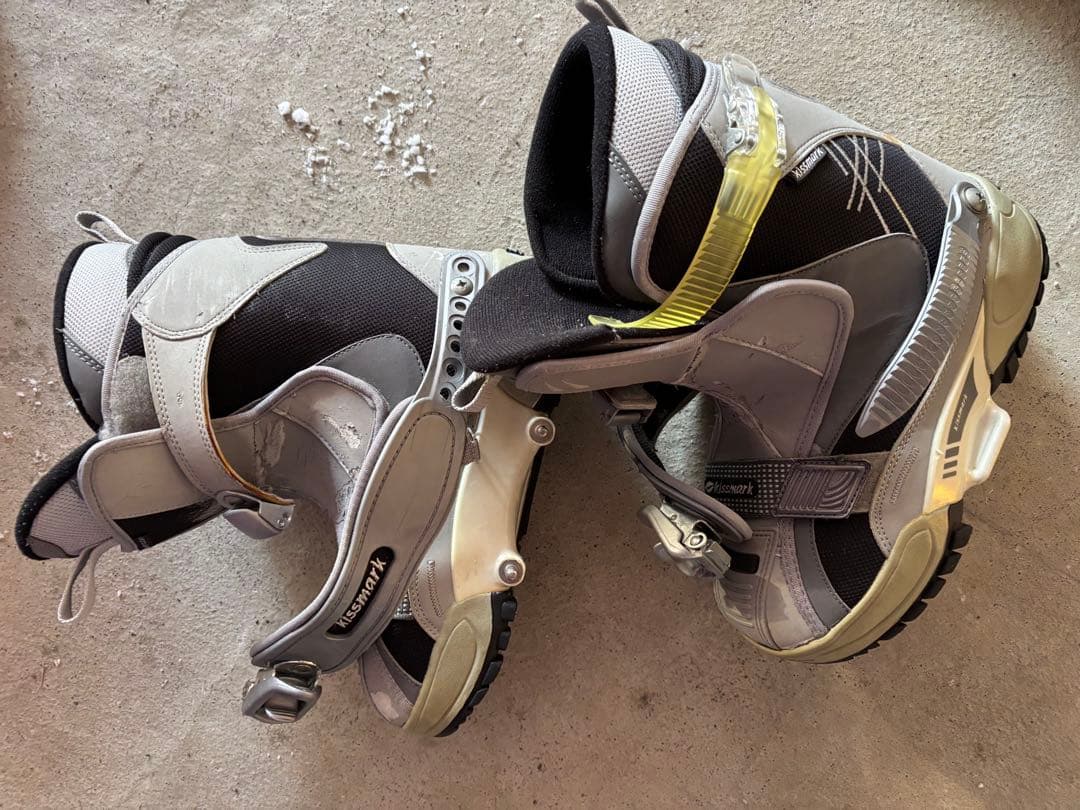 スノーボードブーツ　キスマーク