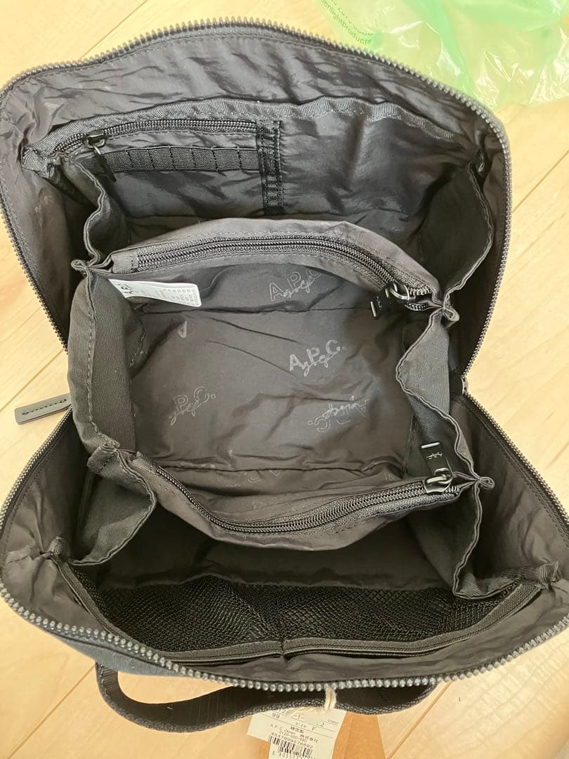ちゃこさん専用　A.P.C. 黒 ナイロンポーチ