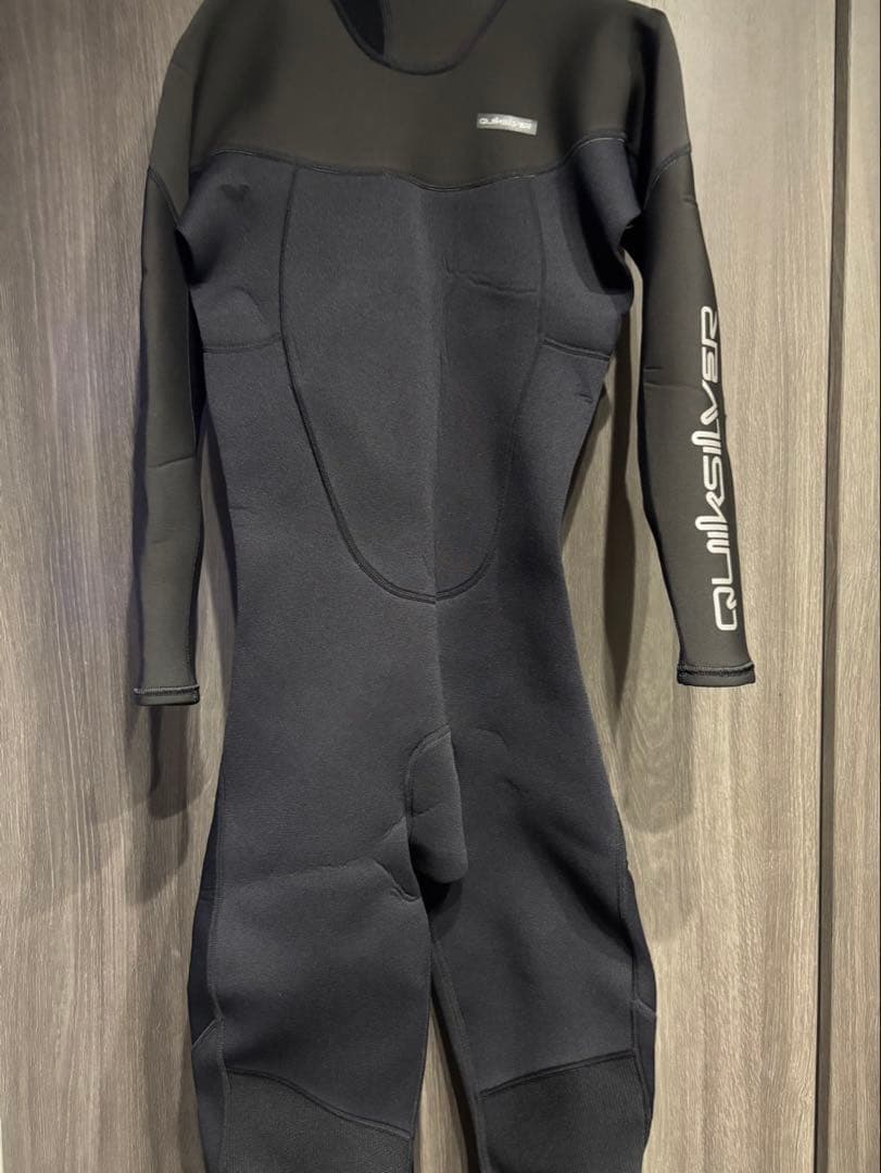 Quiksilver フルスーツ Lサイズ ブラック　新品未使用